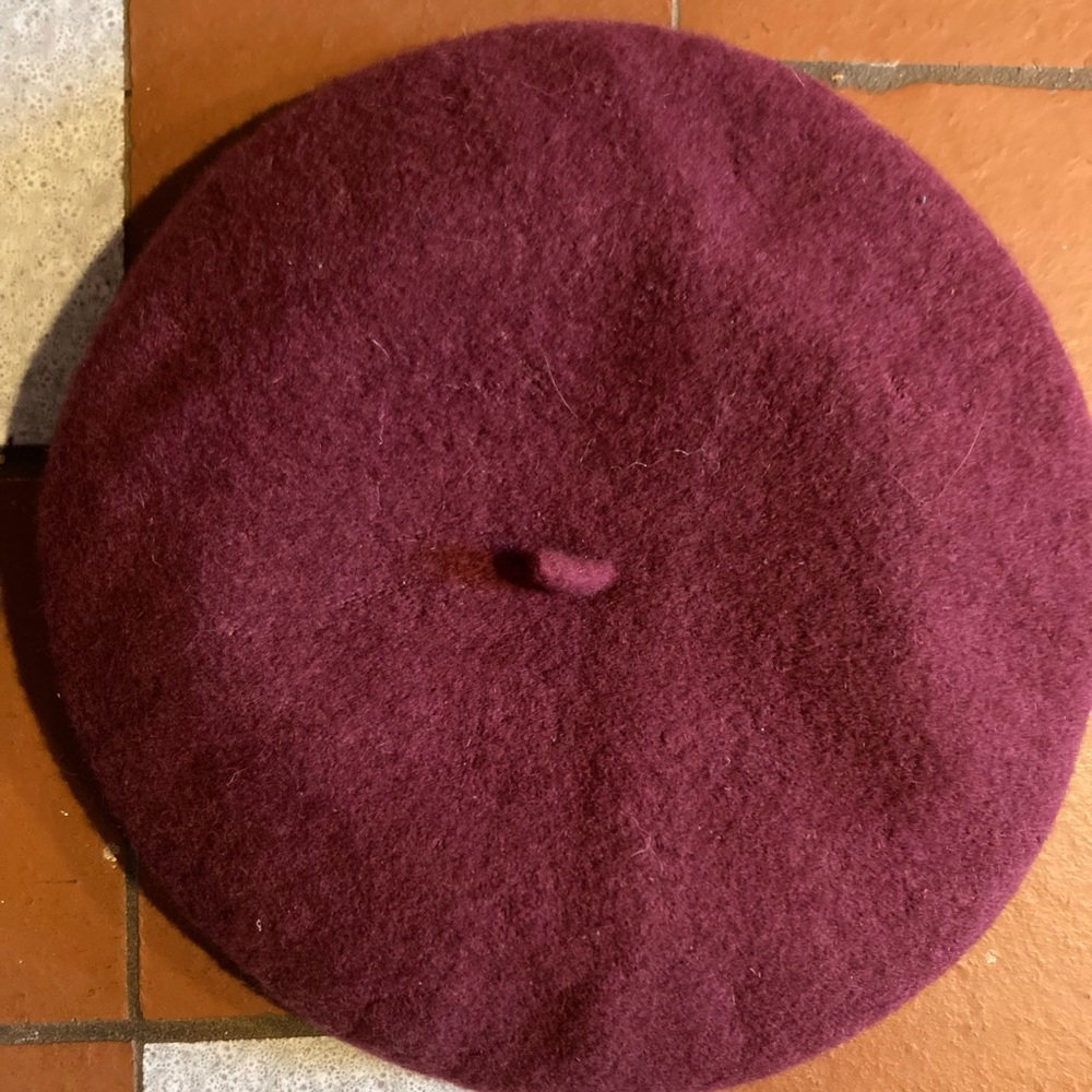 NWOT BRIXTON BERET SMALL MERLOT